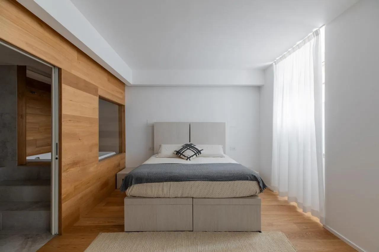 Saint Peter Caesar Suites Rom 0*,